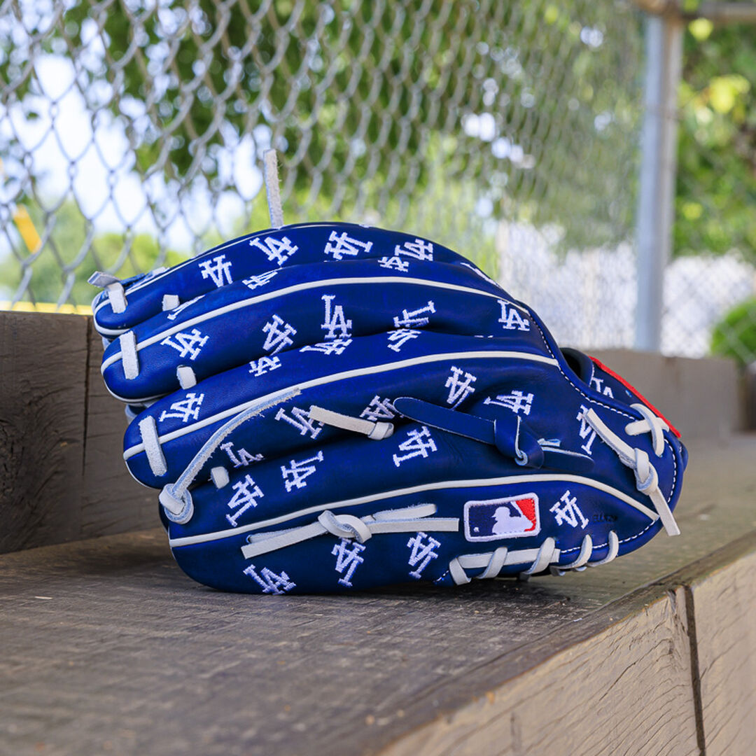 Los Angeles Dodgers Heart of the Hide 11.75-Inch Infield Glove - Image 15