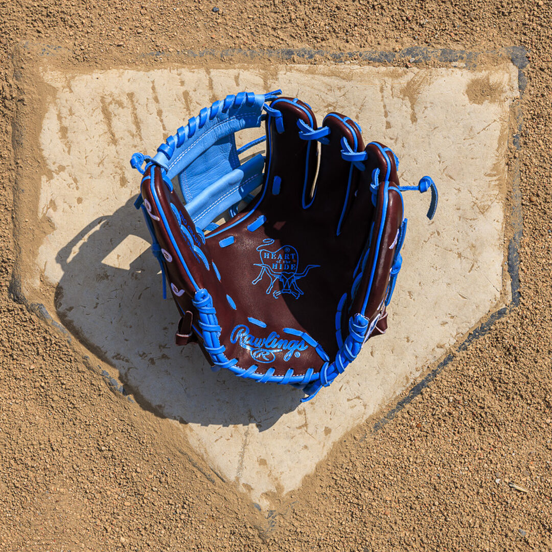 Philadelphia Phillies Heart of the Hide 11.75-Inch Infield Glove - Image 8