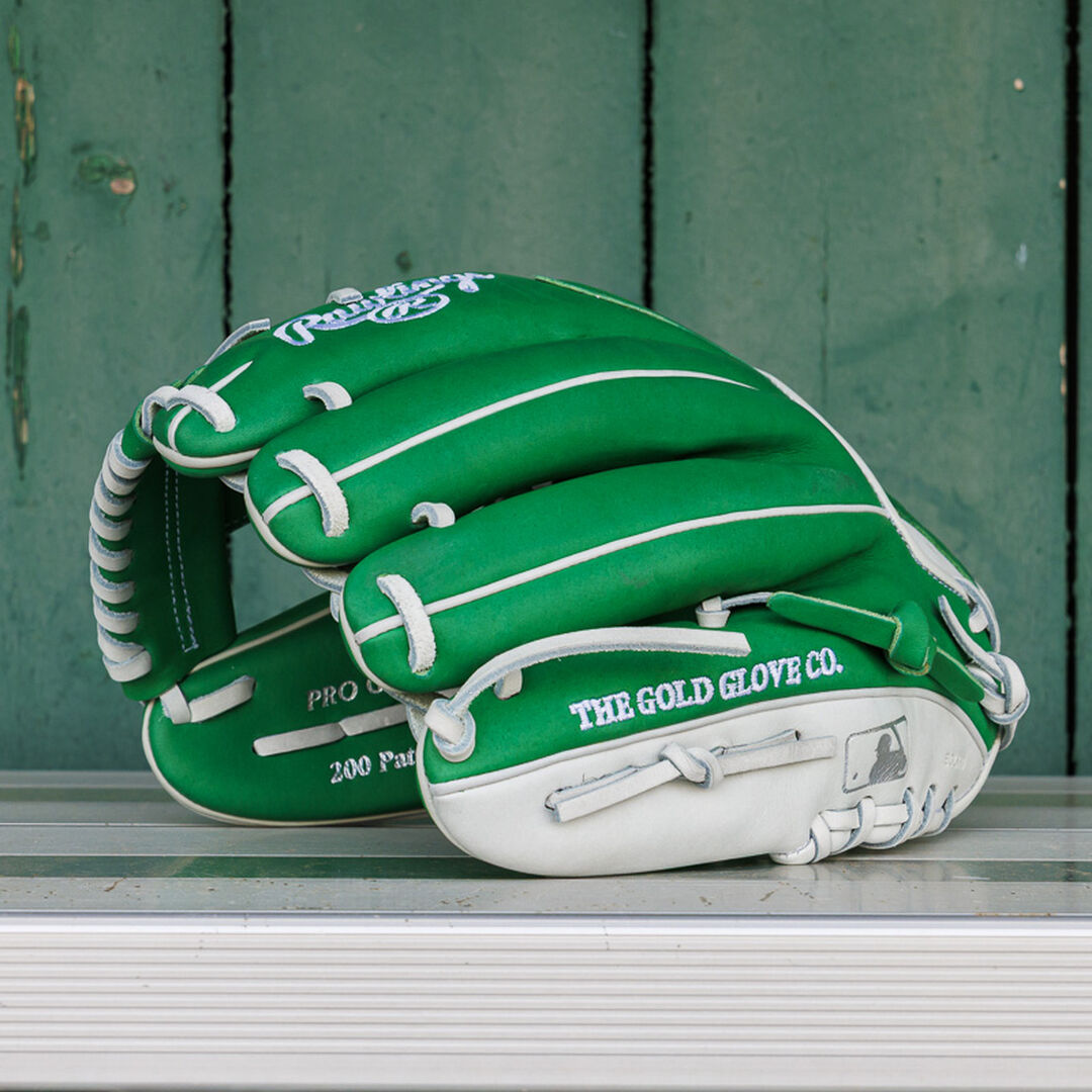 Exclusive Heart of the Hide 11.5-Inch Kelly Green Infield Glove Right Hand Throw - Image 17
